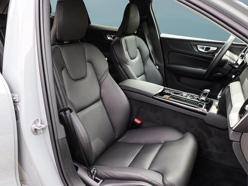 Gebraucht Volvo V60 349 PS (256 kW) 2024 Grau Kombi