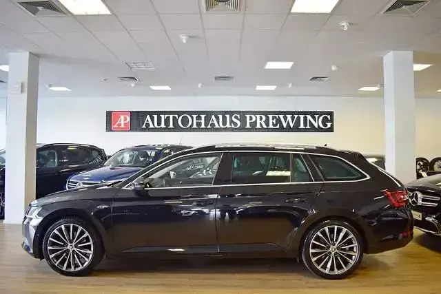 Gebraucht Skoda Superb LAURIN & KLEMENT 190 PS (139 kW) 2019 Schwarz Limousine