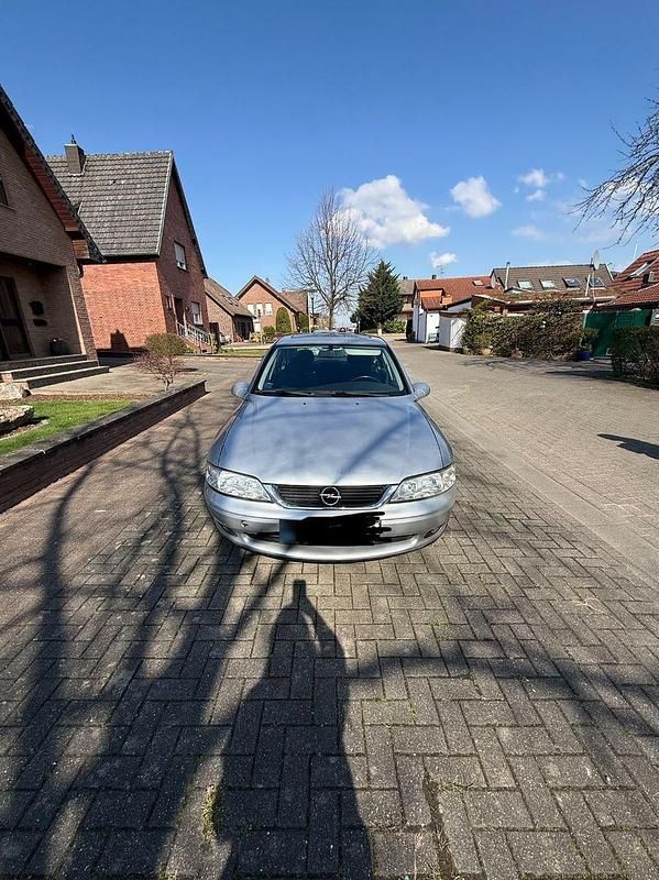 Gebraucht Opel Vectra 101 PS (74 kW) 2000 Silber Limousine