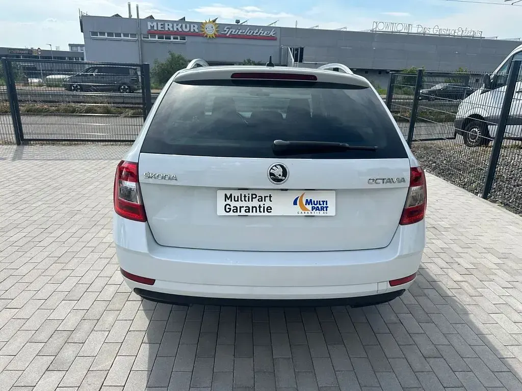 Gebraucht Skoda Octavia Ambition 150 PS (110 kW) 2018 Weiß Kombi