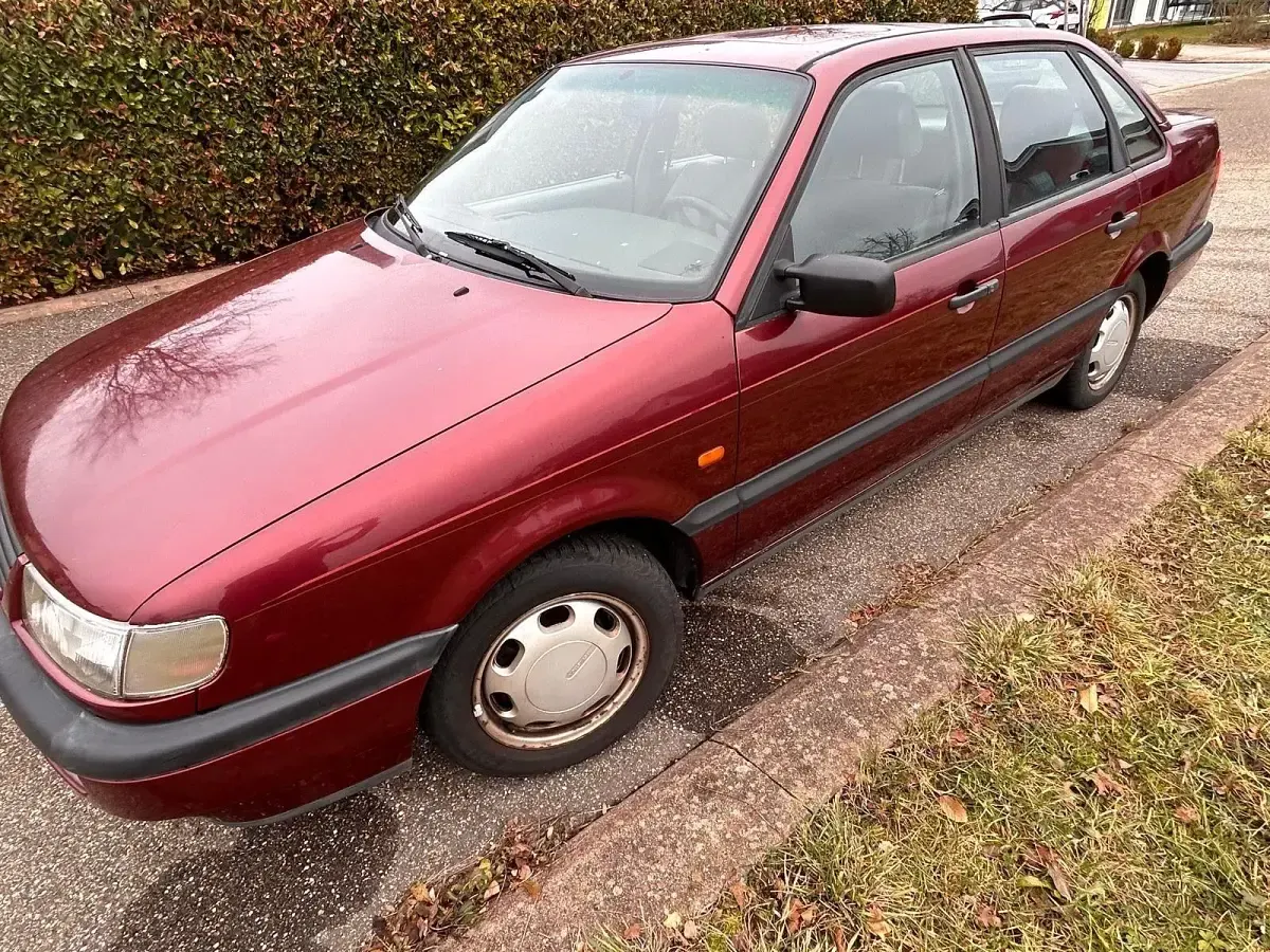 Gebraucht VW Passat 90 PS (66 kW) 1993 Rot Limousine