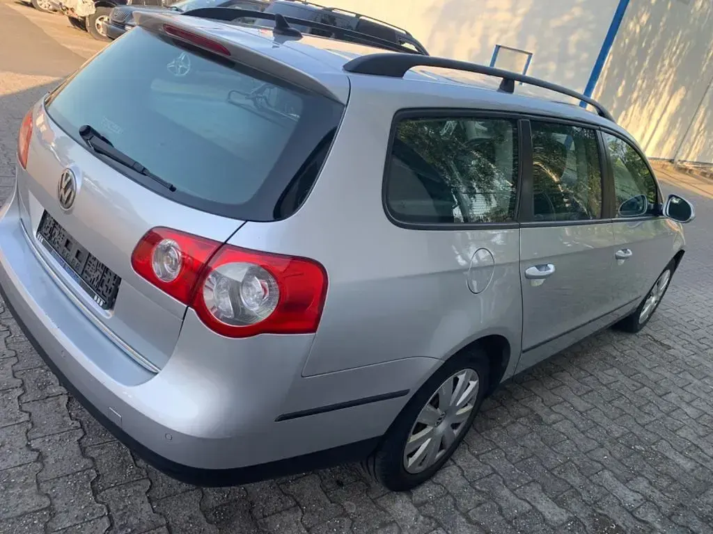 Gebraucht VW Passat 102 PS (75 kW) 2009 Silber Kombi
