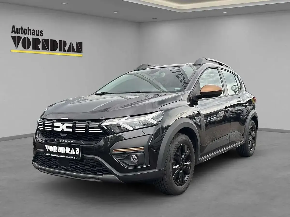 Gebraucht Dacia Sandero Extreme 110 PS (80 kW) 2023 Perlmutt schwarz metallic (metallic) Limousine
