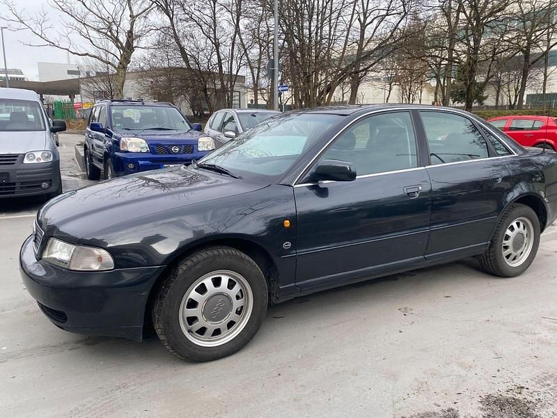 Gebraucht Audi A4 150 PS (110 kW) 1997 Grau Limousine