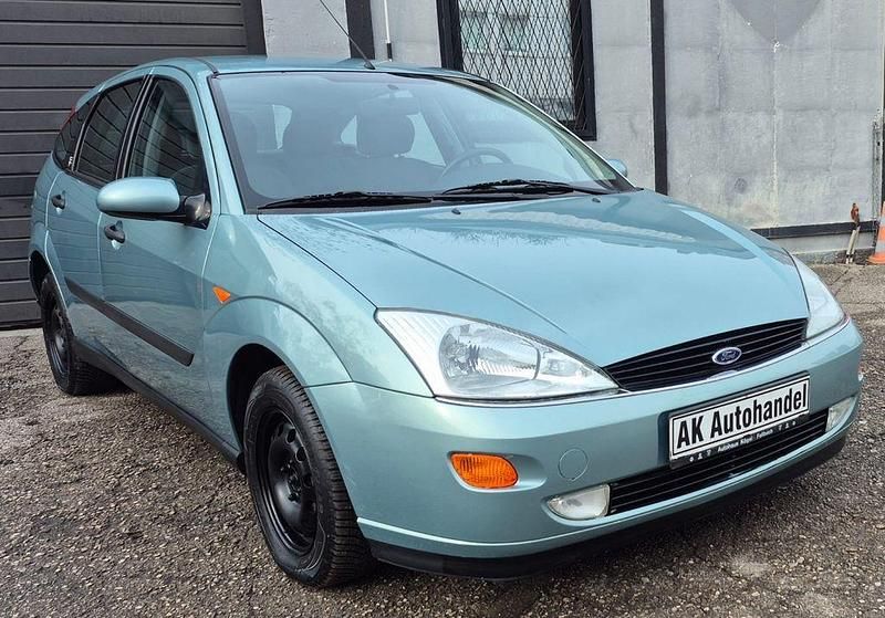 Gebraucht Ford Focus Ghia 101 PS (74 kW) 1999 Blau Limousine