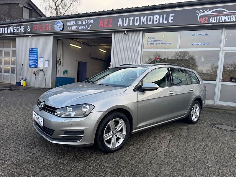 Silber Gebraucht 2016 VW Golf VII Comfortline Kombi | 14.450 € (Guter Preis) - Bild 1/4