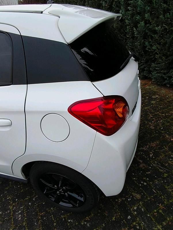 Gebraucht Mitsubishi Space Star 80 PS (58 kW) 2016 Weiß Kleinwagen