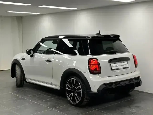 Gebraucht Mini John Cooper Works 136 PS (100 kW) 2023 Nanuq white (metallic) Kleinwagen