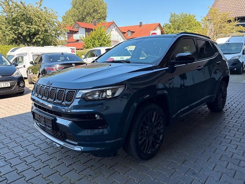 Blau Gebraucht 2021 Jeep Compass SUV | 24.900 € (Teuer) - Bild 1/4