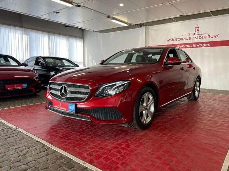 Gebraucht Mercedes E220 Avantgarde 194 PS (142 kW) 2017 Rot Limousine