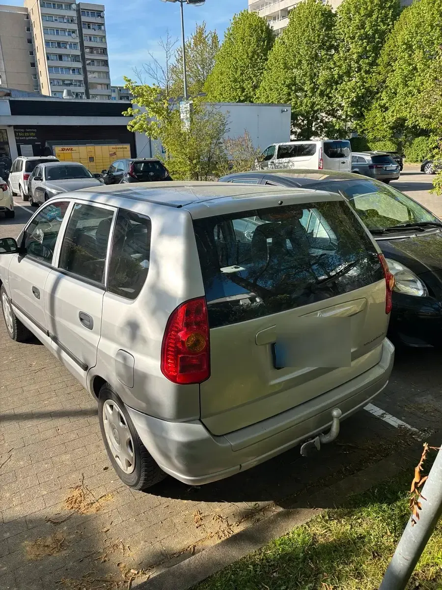 Gebraucht Mitsubishi Space Star 85 PS (62 kW) 2004 Silber Van / Kleinbus