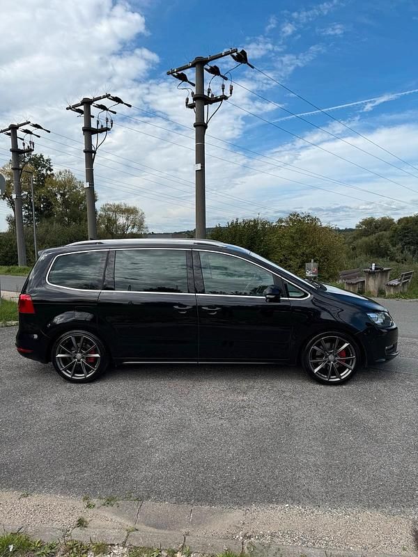 Gebraucht VW Sharan 140 PS (102 kW) 2014 Schwarz Van / Kleinbus