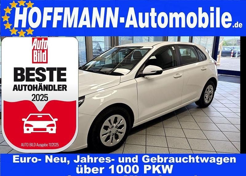 Atlaswhite Neu 2025 Hyundai i30 Limousine | 19.850 € (Superpreis) - Bild 1/4