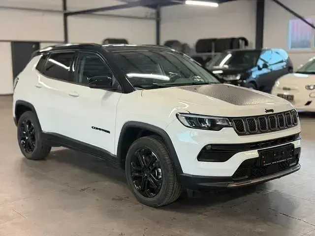 Second-hand Jeep Compass 241 CP (177 kW) 2022 Alb SUV