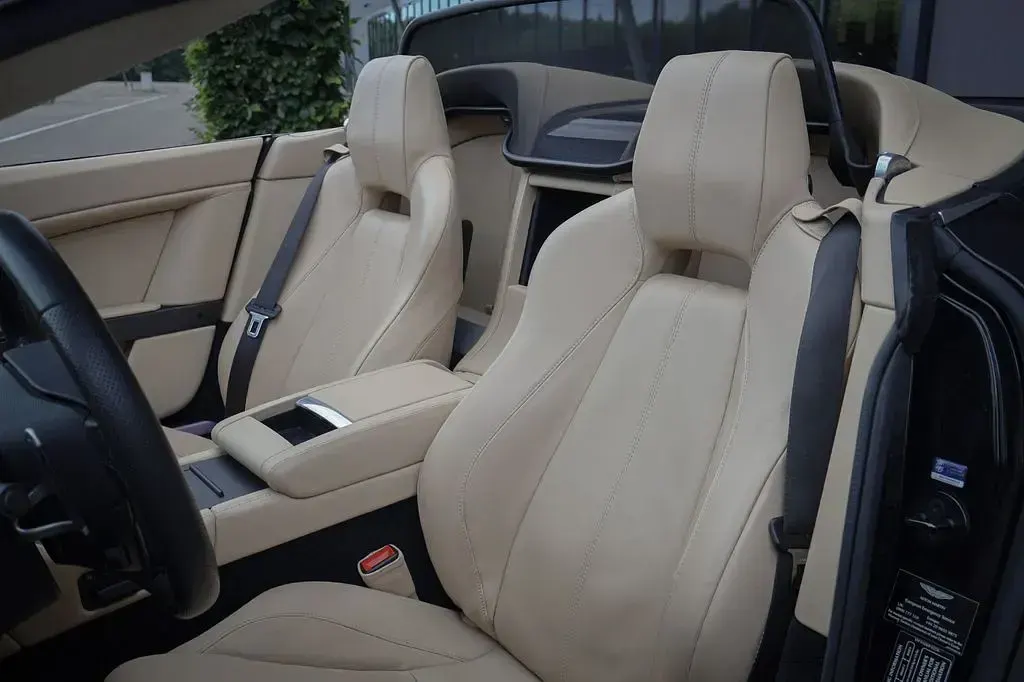 Gebraucht Aston Martin V8 Vantage 426 PS (313 kW) 2009 Schwarz Cabrio