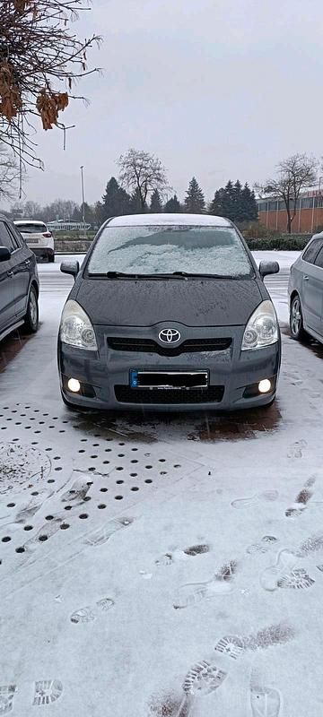 Grau Gebraucht 2007 Toyota Corolla Verso Van / Kleinbus | 3.150 € (Etwas zu teuer) - Bild 1/4