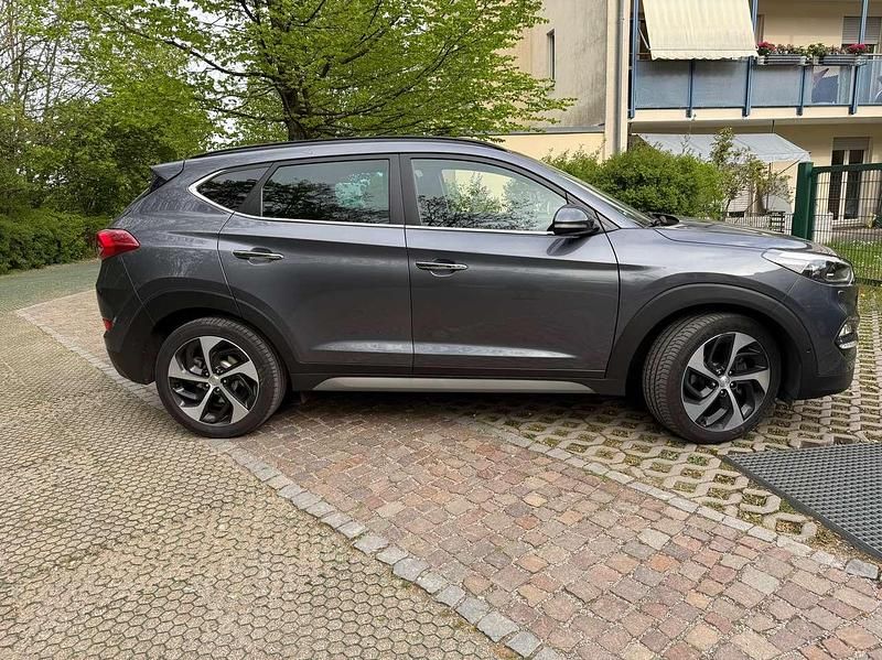 Gebraucht Hyundai Tucson Premium 177 PS (130 kW) 2017 Grau SUV