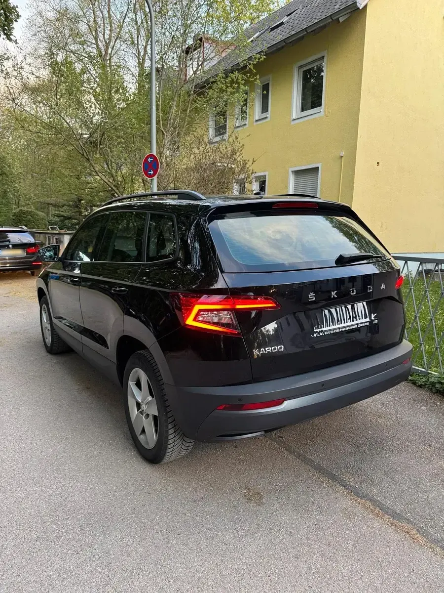 Gebraucht Skoda Karoq 116 PS (85 kW) 2020 Schwarz SUV
