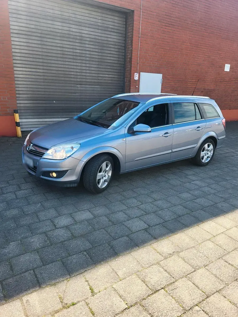 Gebraucht Opel Astra 115 PS (84 kW) 2009 Grau Kombi