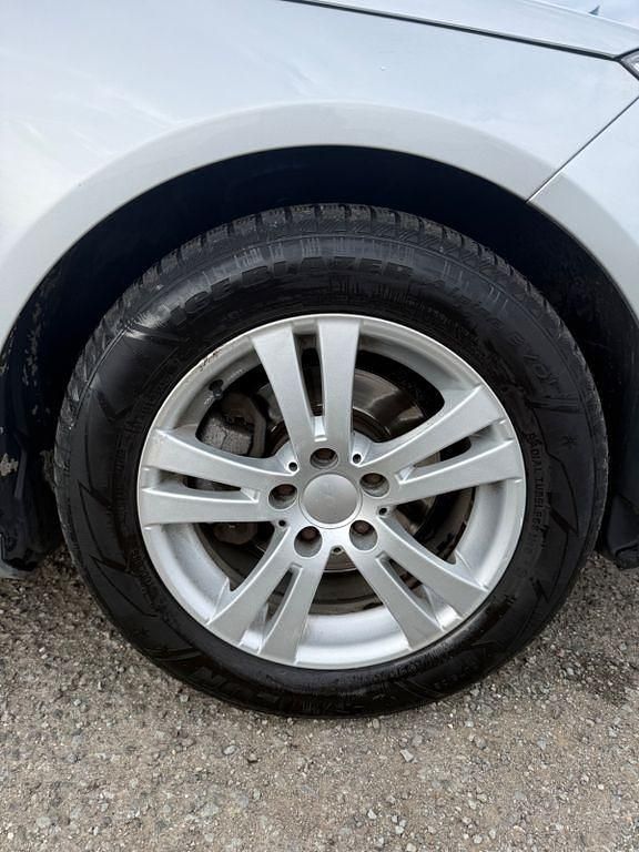 Gebraucht Mercedes E220 170 PS (125 kW) 2013 Grau Limousine