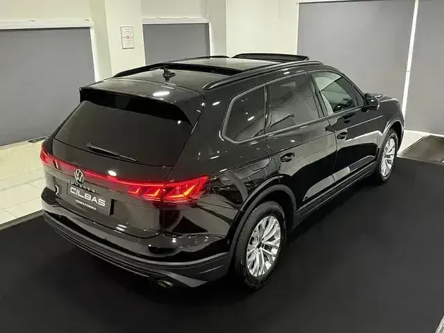 Gebraucht VW Touareg 286 PS (210 kW) 2023 Grenadillschwarz metallic SUV