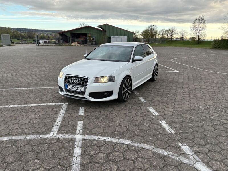 Weiß Gebraucht 2007 Audi S3 Sport Limousine | 10.375 € (Fairer Preis) - Bild 1/4