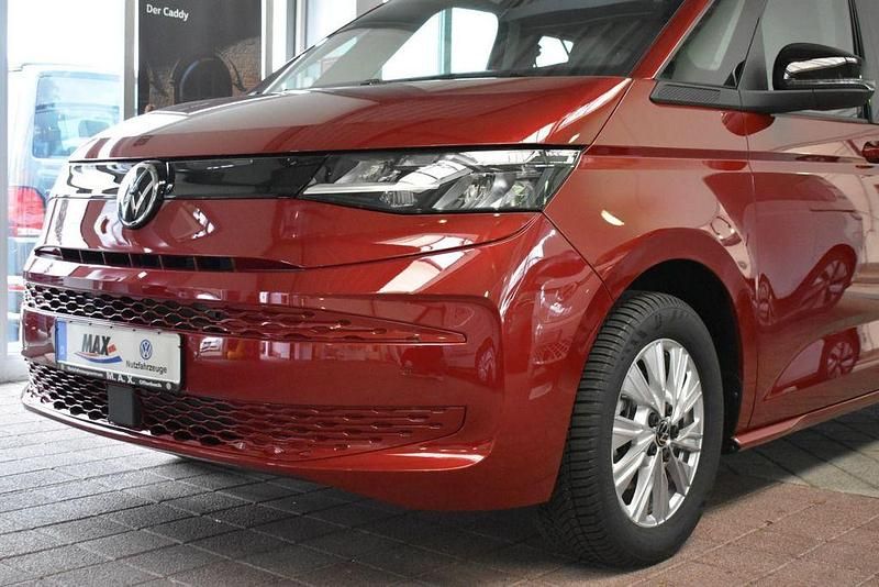 Gebraucht VW Multivan 136 PS (100 kW) 2025 Rot Van
