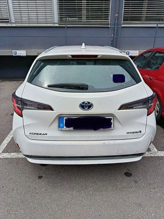 Weiß Gebraucht 2020 Toyota Corolla Comfort Kombi | 14.150 € - Bild 1/4