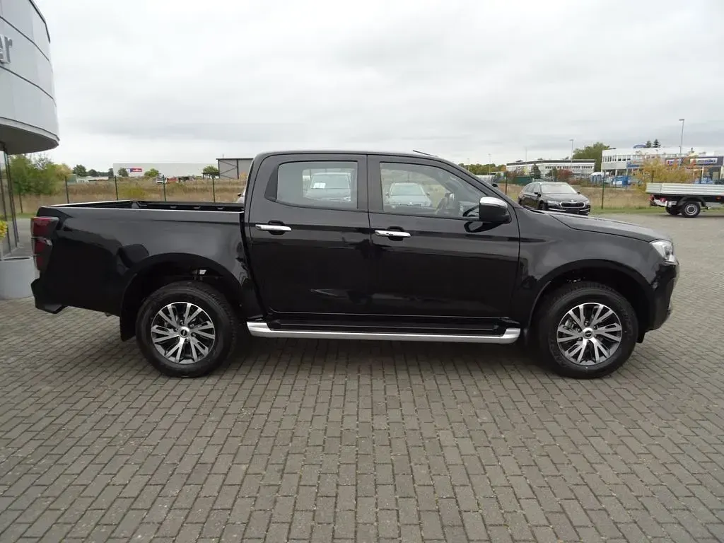 Nowe Isuzu D-Max 163 KM (119 kW) 2025 Czarny Pickup