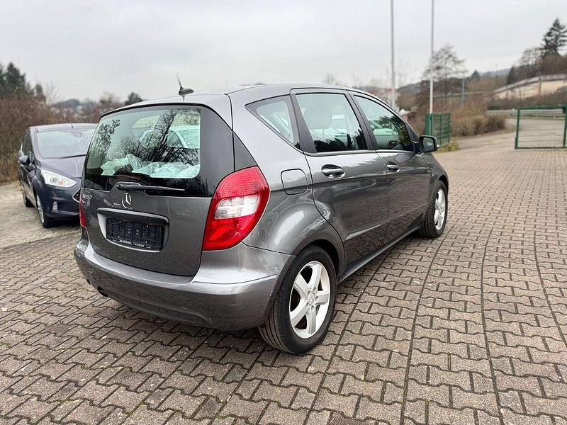 Gebraucht Mercedes A150 95 PS (69 kW) 2009 Grau Kleinwagen