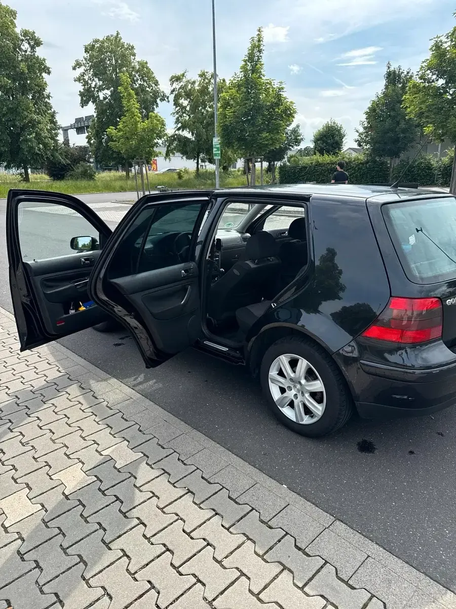 Gebraucht VW Golf IV 105 PS (77 kW) 2002 Schwarz Kleinwagen