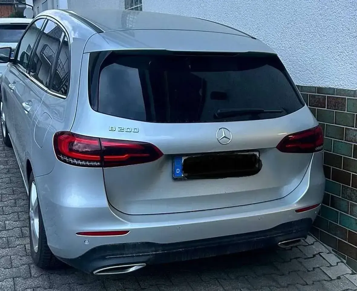 Gebraucht Mercedes B200 Progressive 163 PS (119 kW) 2020 Silber Kleinwagen