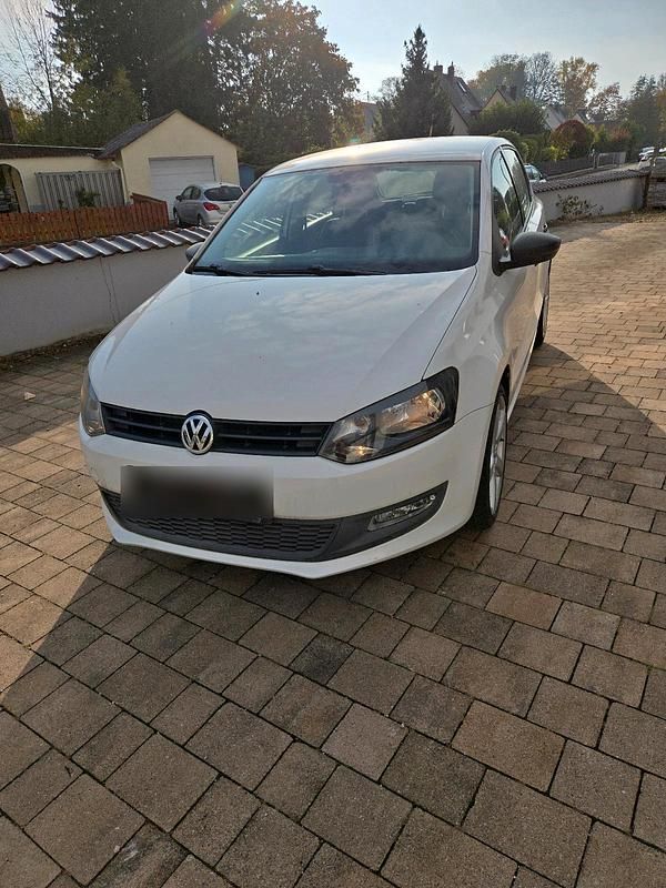 Weiß Gebraucht 2010 VW Polo Kleinwagen | 3.400 € (Guter Preis) - Bild 1/4