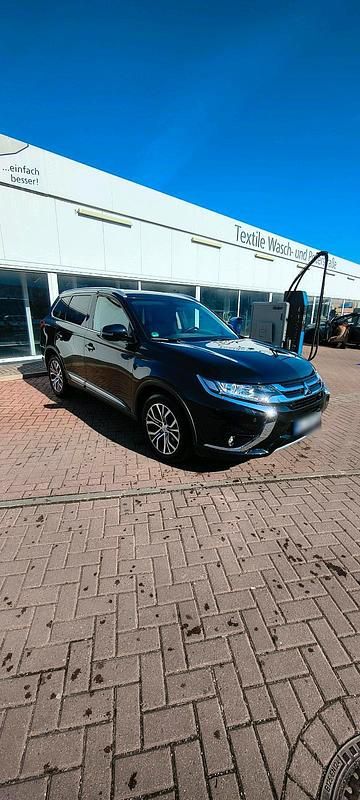 Gebraucht Mitsubishi Outlander Plus 150 PS (110 kW) 2018 Schwarz SUV