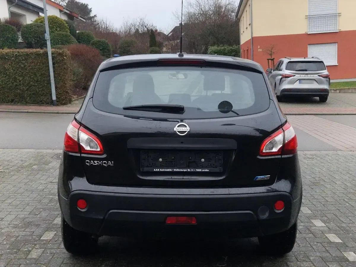 Gebraucht Nissan Qashqai 150 PS (110 kW) 2011 Schwarz SUV