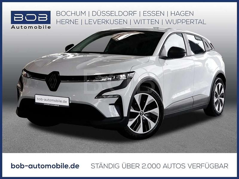 Arktisweiß Gebraucht 2024 Renault Mégane Evolution Limousine | 31.333 € (Etwas zu teuer) - Bild 1/3