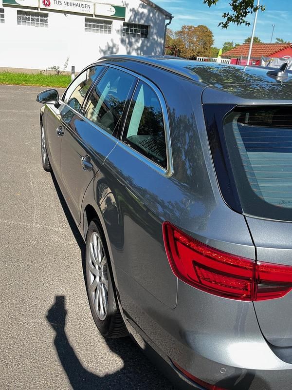 Gebraucht Audi A4 Comfort 150 PS (110 kW) 2016 Grau Kombi