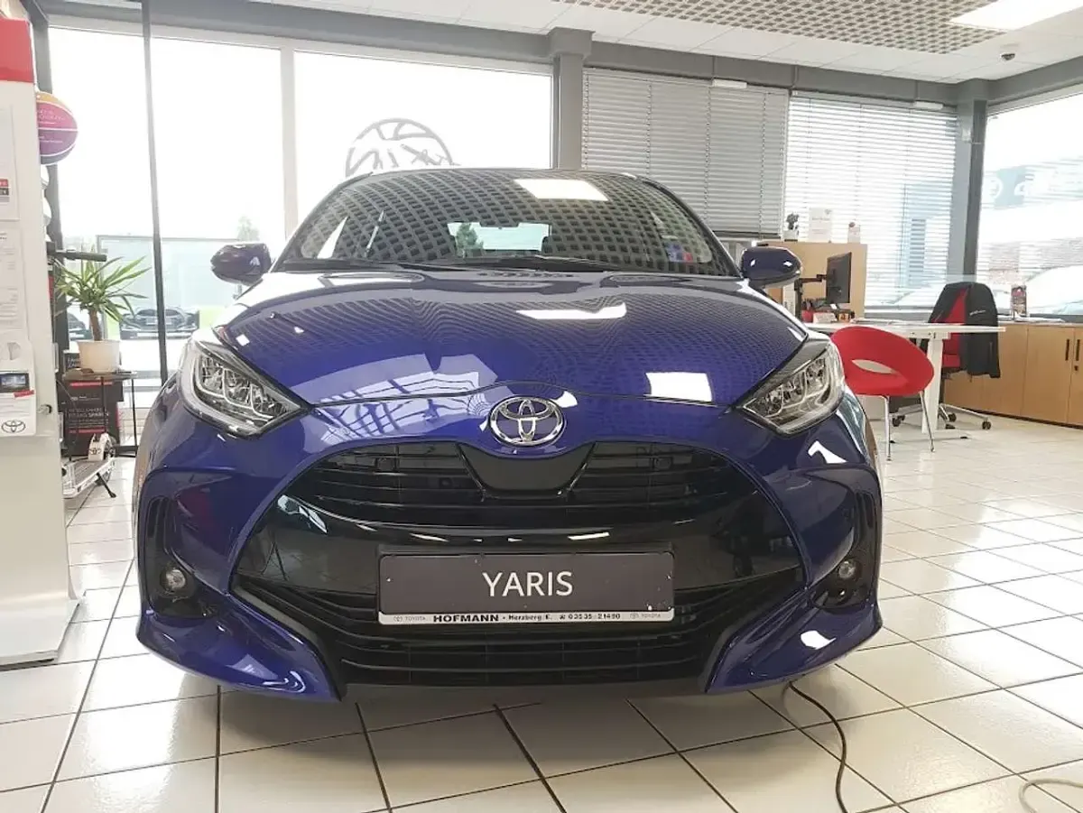 Neu Toyota Yaris 116 PS (85 kW) 2026 Juniper blue Kleinwagen