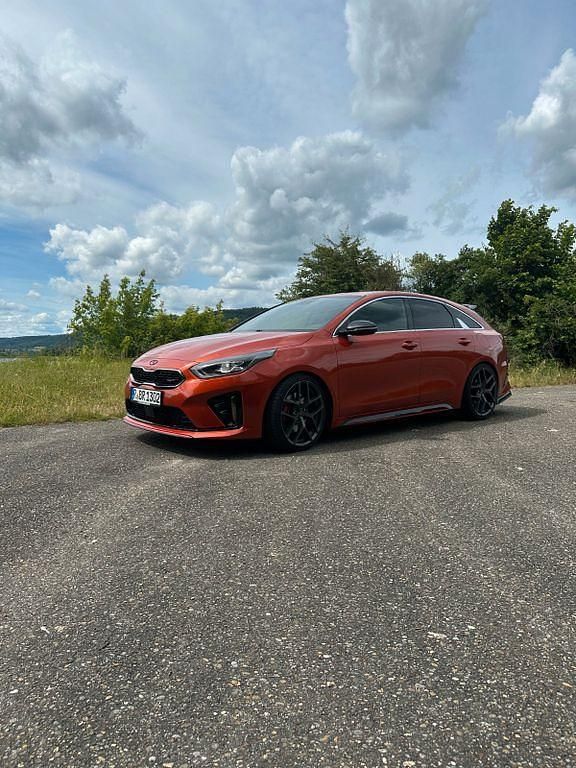 Orange Gebraucht 2019 Kia ProCeed GT Kleinwagen | 19.900 € (Guter Preis) - Bild 1/4