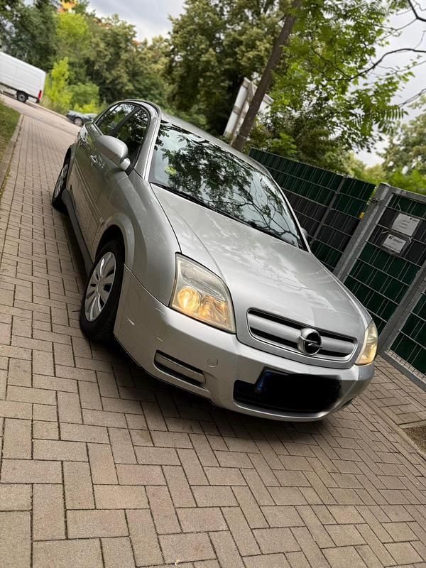 Grau Gebraucht 2004 Opel Signum Kombi | 1.000 € (Fairer Preis) - Bild 1/4