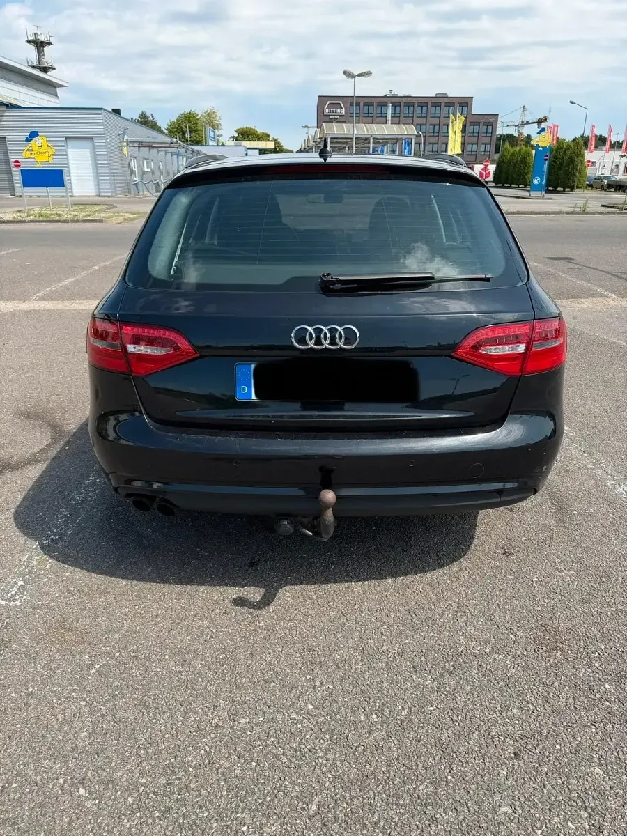 Gebraucht Audi A4 143 PS (105 kW) 2012 Schwarz Kombi