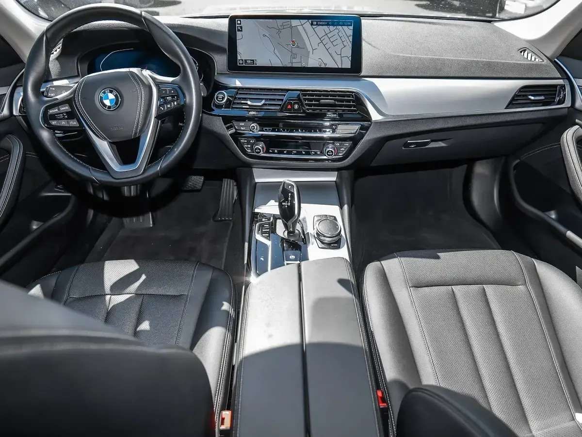 Gebraucht BMW 520 Efficient Dynamics 190 PS (139 kW) 2023 Grau Kombi