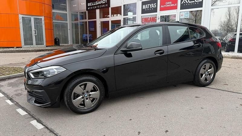 Gebraucht BMW 116 Advantage 116 PS (85 kW) 2021 Schwarz ii/bonnet fluid black Kleinwagen