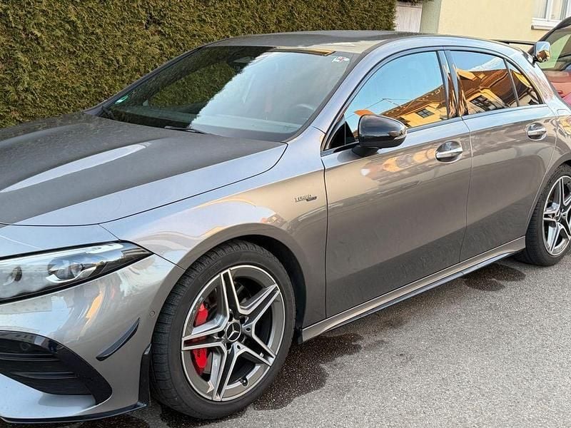 Grau Gebraucht 2023 Mercedes A35 AMG AMG Limousine | 38.900 € (Fairer Preis) - Bild 1/4
