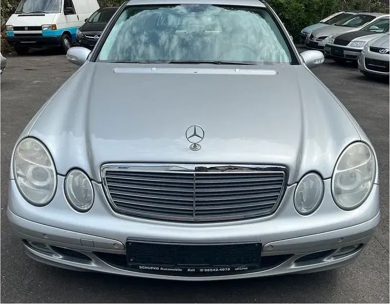 Gebraucht Mercedes E240 177 PS (130 kW) 2005 Silber Kombi