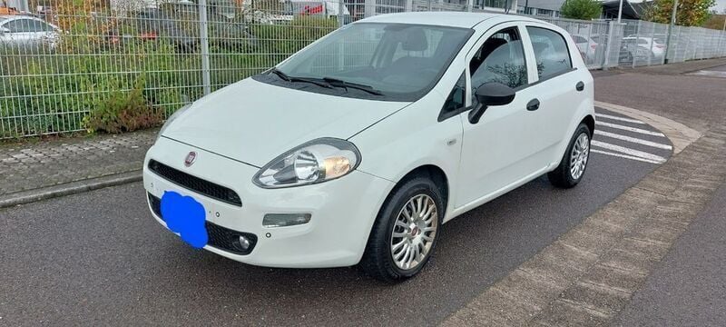 Weiß Gebraucht 2018 Fiat Punto Kleinwagen | 5.990 € (Fairer Preis) - Bild 1/4