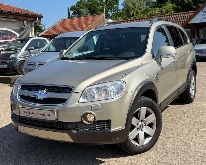 Linen beige (metallic) Gebraucht 2009 Chevrolet Captiva LS SUV | 4.499 € (Fairer Preis) - Bild 1/4