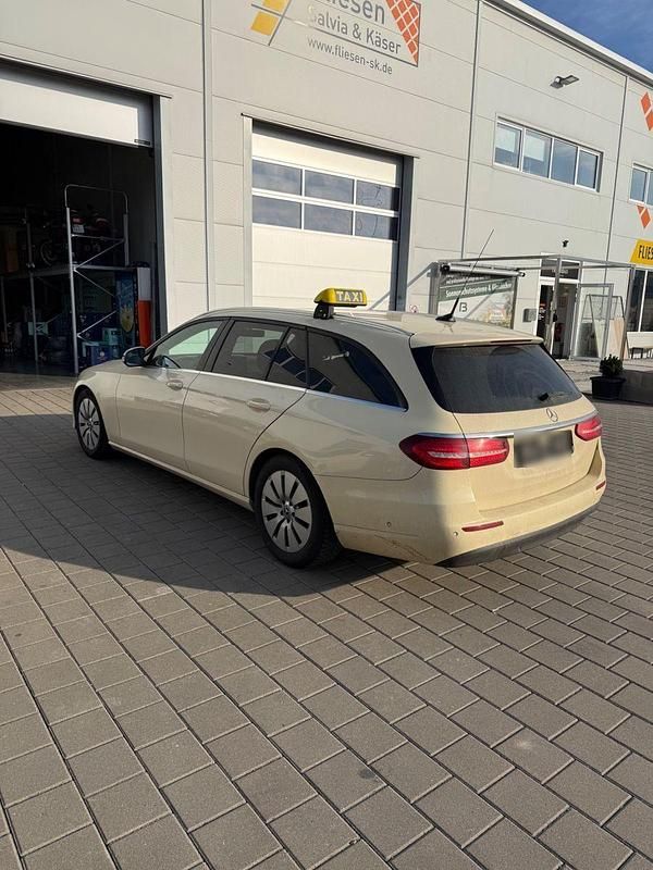 Gebraucht Mercedes E200 150 PS (110 kW) 2018 Beige Kombi