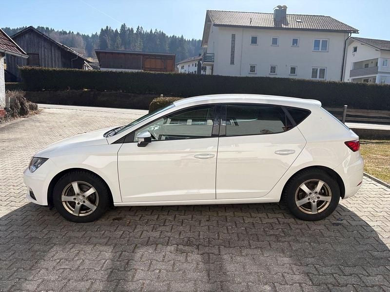 Usata Seat Leon Style 125 CV (91 kW) 2017 Bianco Berlina