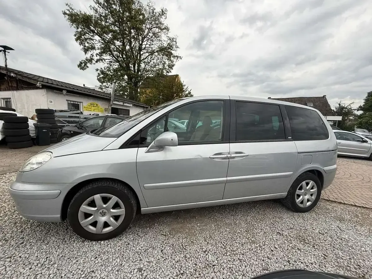 Gebraucht Peugeot 807 Premium 170 PS (125 kW) 2008 Lackierung aluminium grau Van / Kleinbus